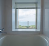 ホテル美ら星 バスタブ／伊江島眺望風景・美ら海水族館・ジャングリア沖縄にもアクセス良好な本部町滞在